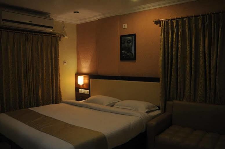 Moments Hotel Calcutta Buitenkant foto