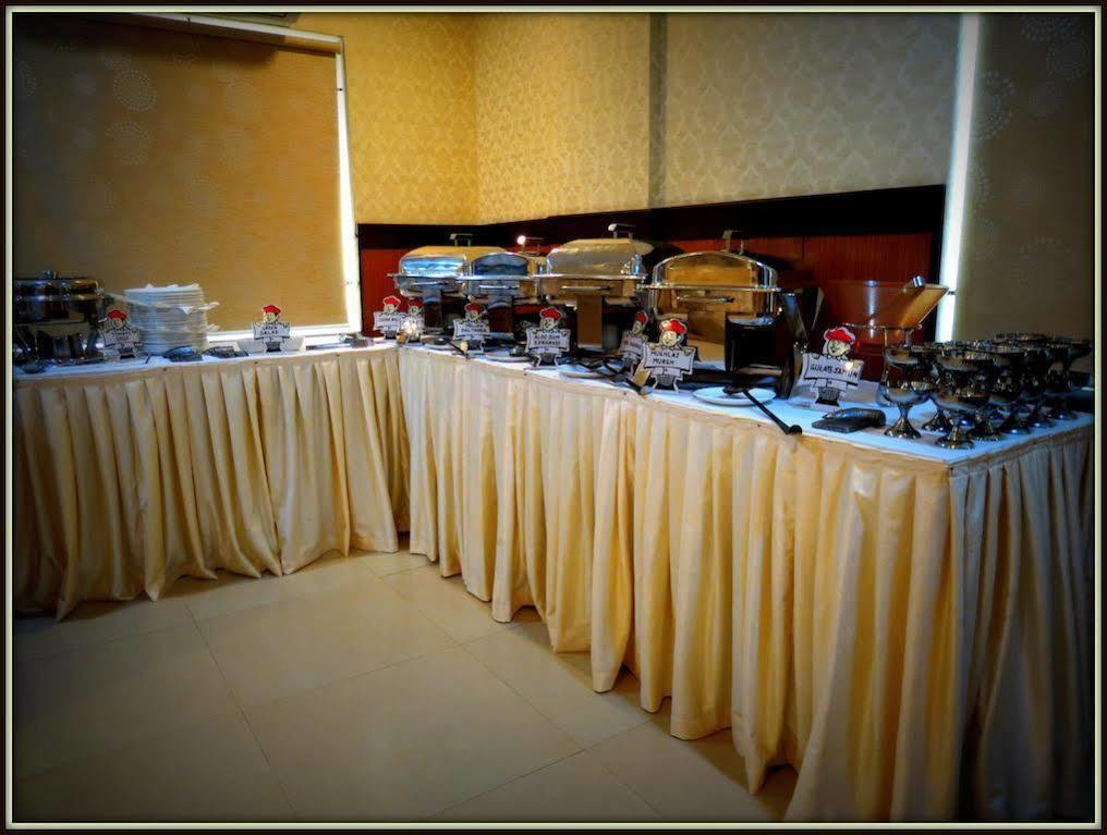 Moments Hotel Calcutta Buitenkant foto