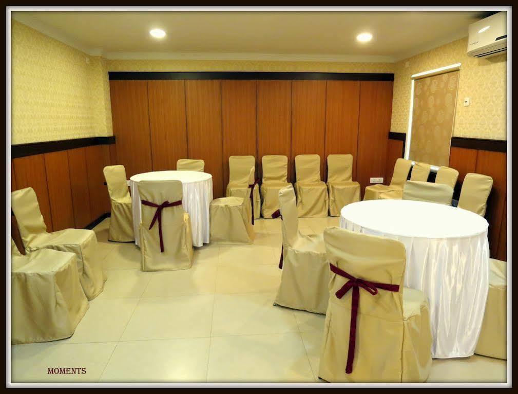 Moments Hotel Calcutta Buitenkant foto