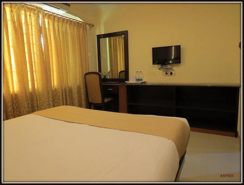 Moments Hotel Calcutta Buitenkant foto