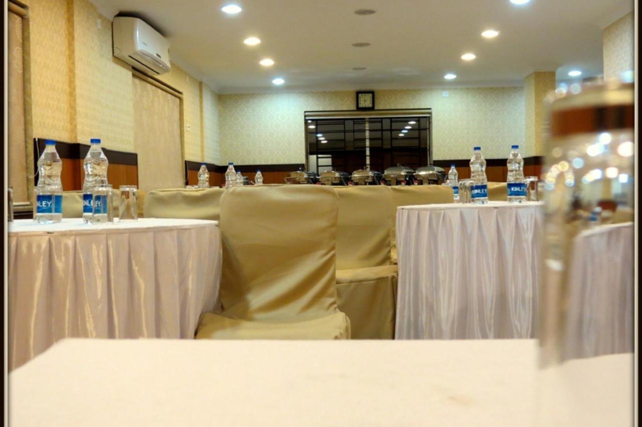 Moments Hotel Calcutta Buitenkant foto