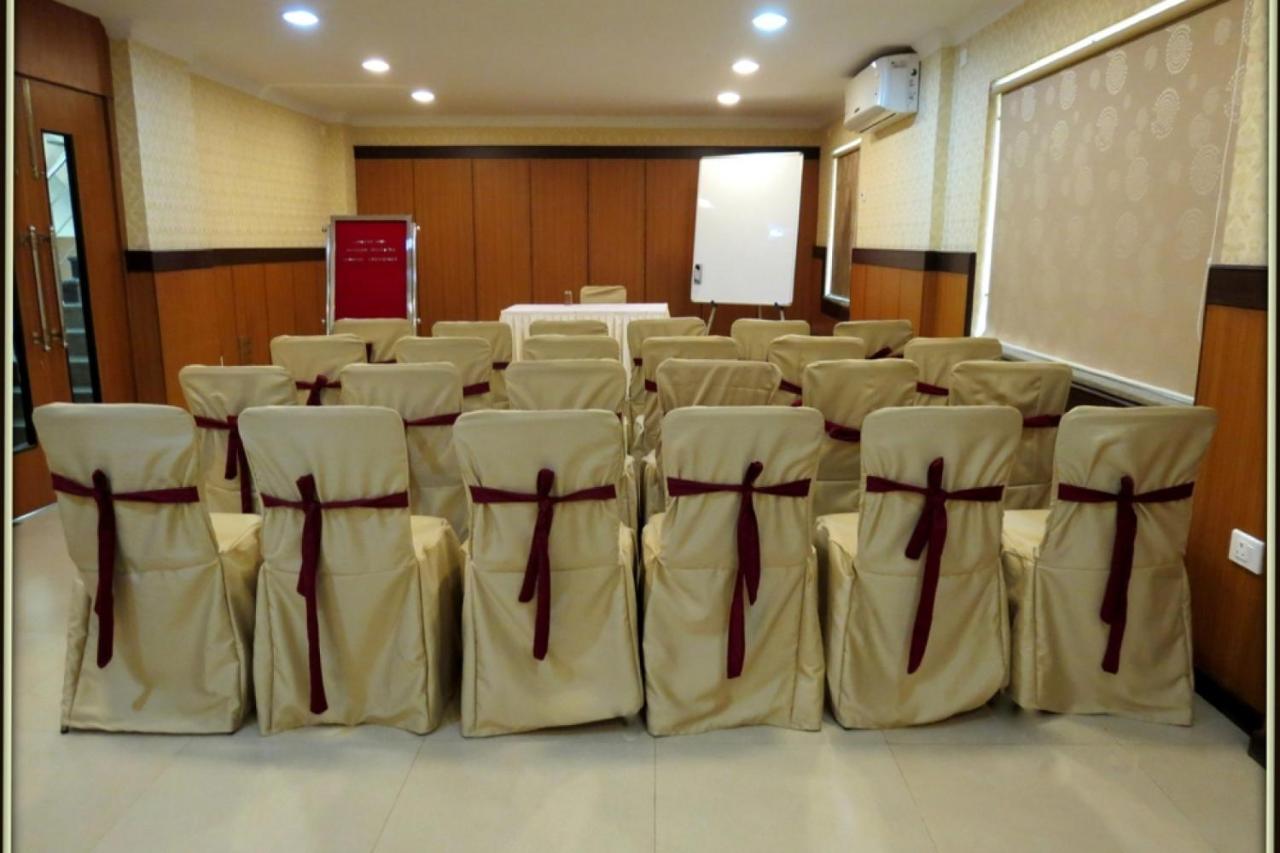 Moments Hotel Calcutta Buitenkant foto