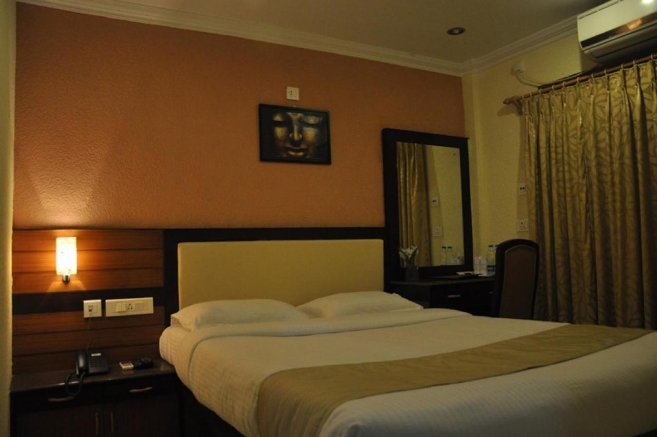 Moments Hotel Calcutta Buitenkant foto